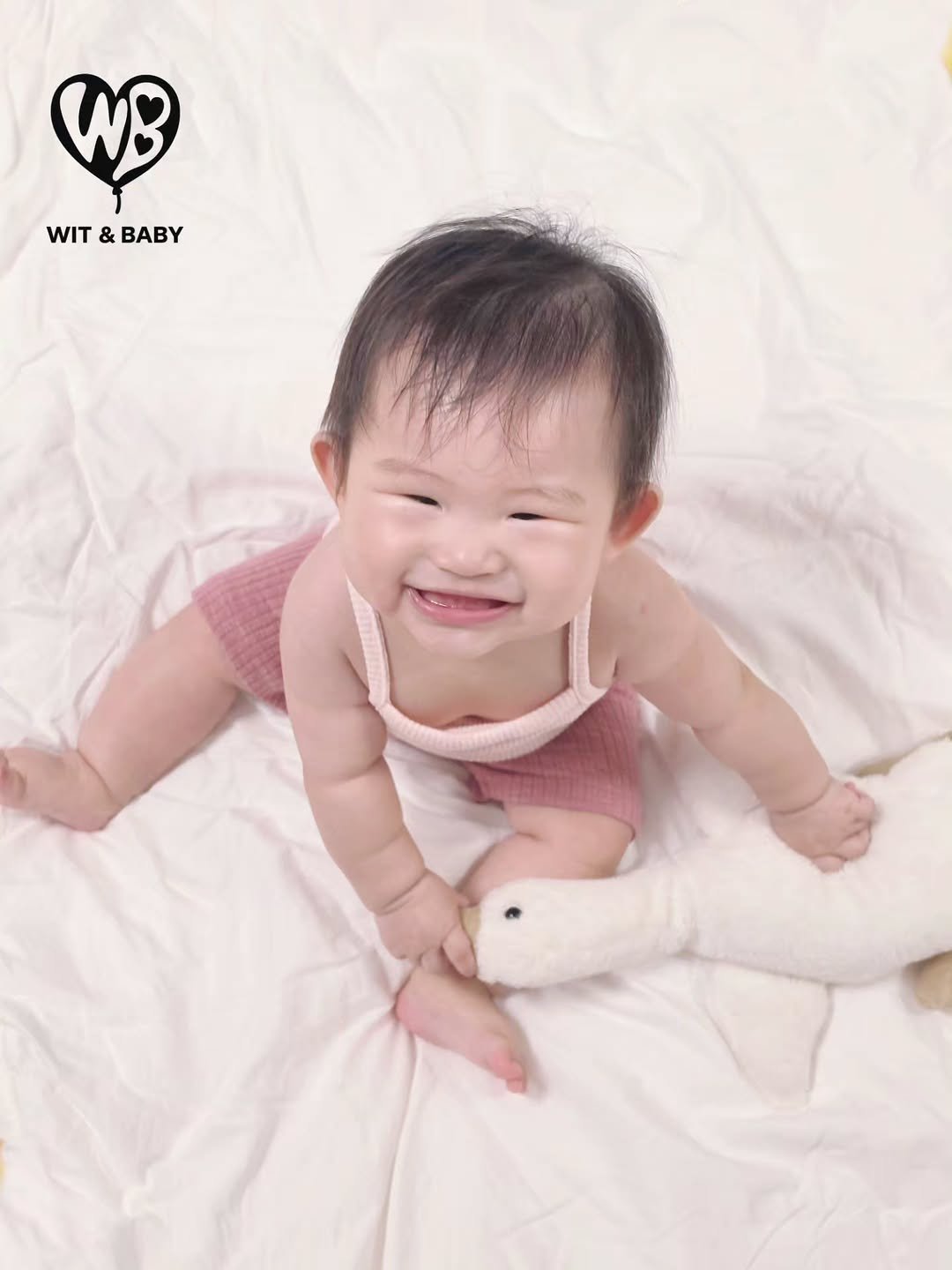wit_and_baby 게시물 이미지: #제품제공 

말랑말랑 부드러운 모달 나시티에 사랑스러운 핑크 컬러까지 더해져...