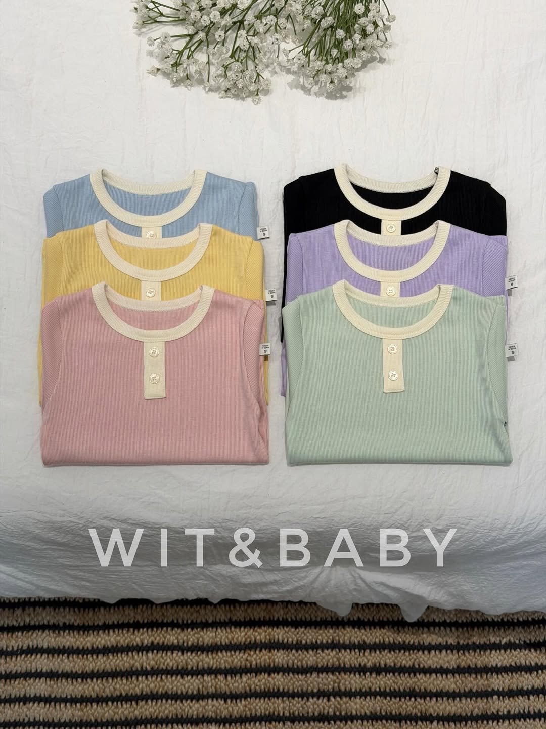 wit_and_baby 게시물 이미지: WIT & BABY 여름 신상 오픈🤍

반팔 + 6부 기장으로
활동 많은 아이들도...