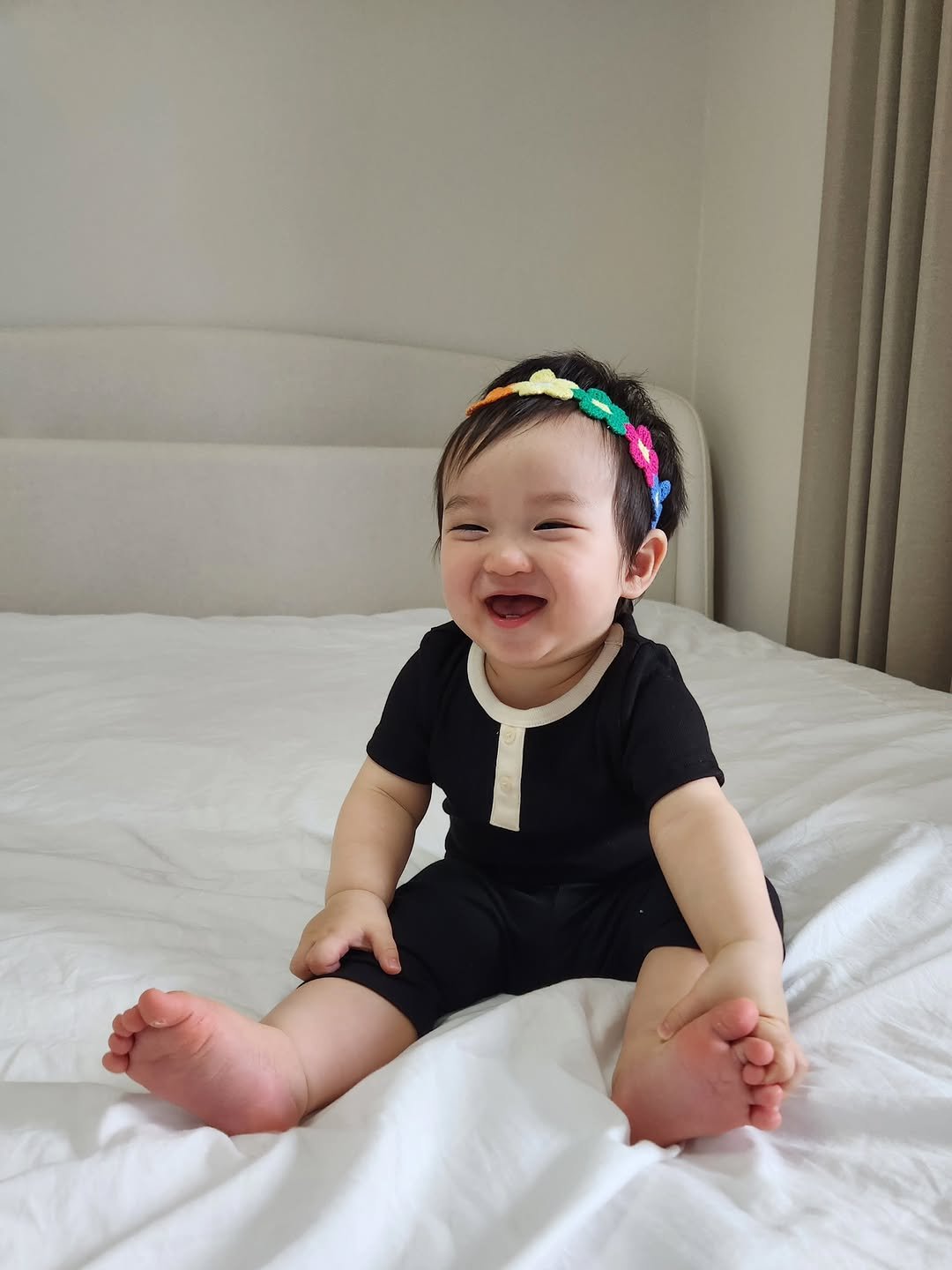 wit_and_baby 게시물 이미지: #제품제공 해피 세포 발사💫🖤

11개월 start !
요즘 이재는 기어다니기 +...