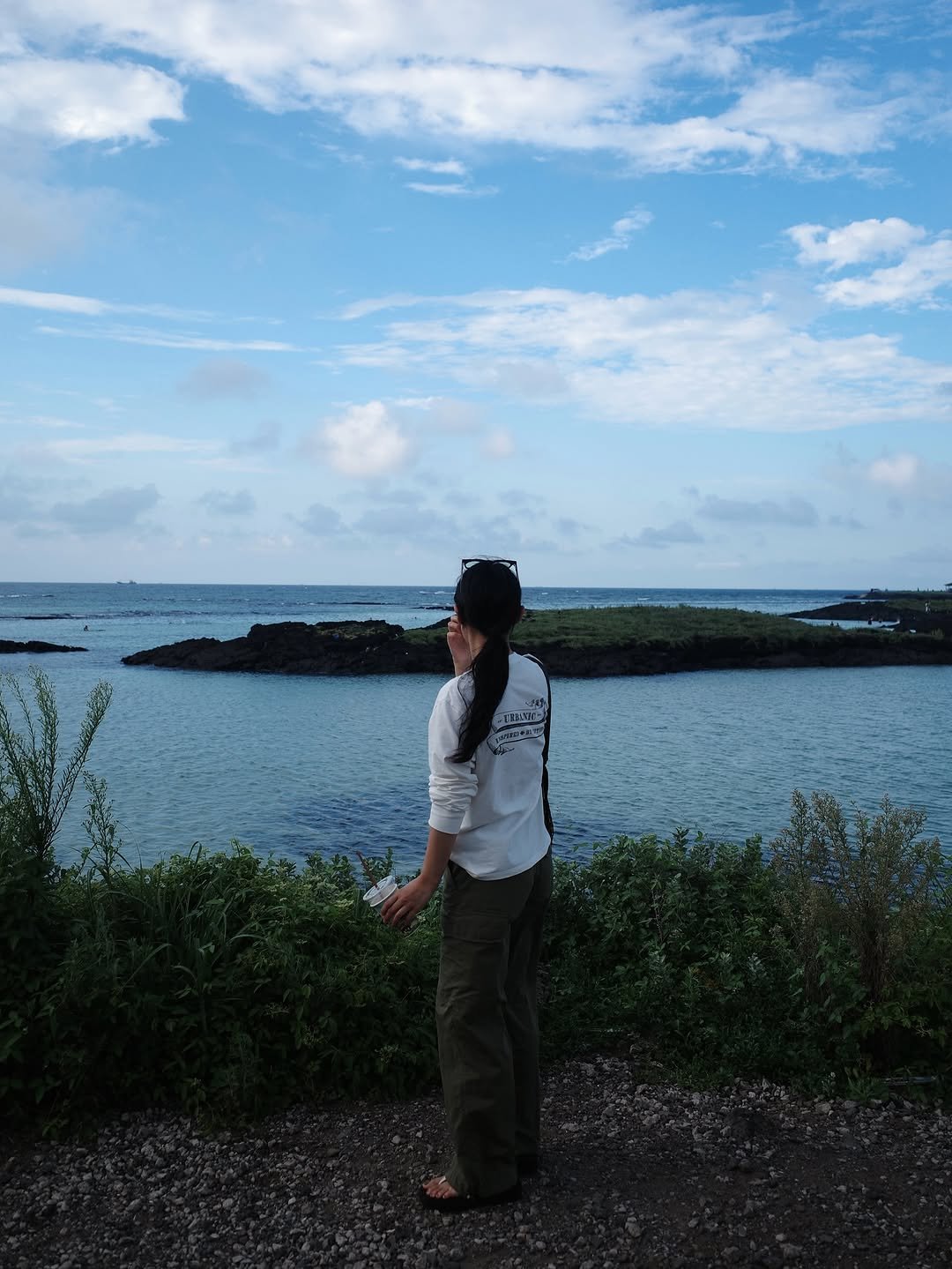 Photo shared by 위드주영 의정부메이크업 메이크업아티스트 on September 04, 2025 tagging @urbanic_30. May be an image of 1 person, ocean, cloud and text.