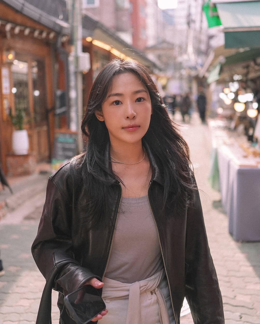 Photo shared by 위드주영 의정부메이크업 메이크업아티스트 on April 03, 2025 tagging @withyoonjy, @withyoon.official, and @dunst_official.