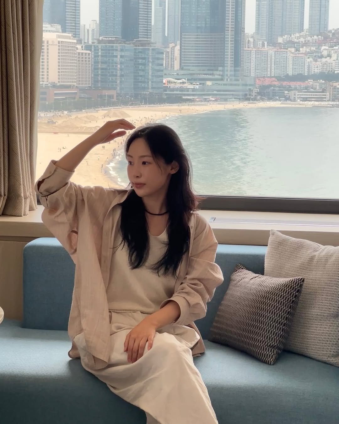 Photo shared by 위드주영 의정부메이크업 메이크업아티스트 on June 10, 2025 tagging @moia.official, and @nothingwritten.kr. May be an image of text.