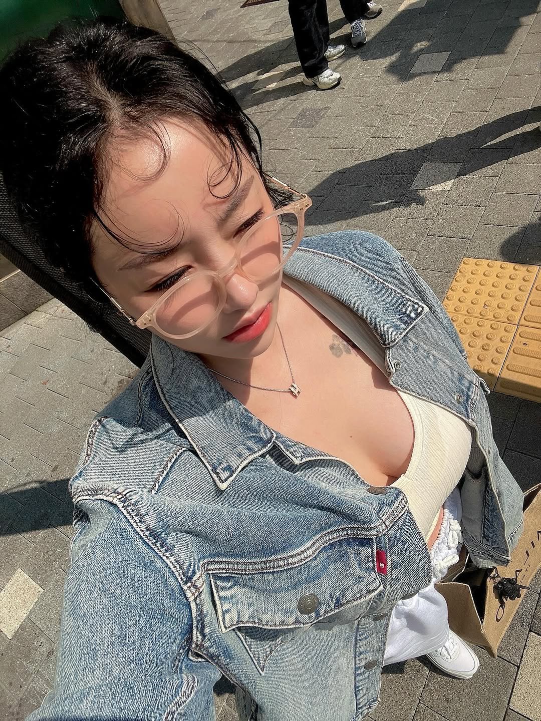 Photo by 김 서영 (김매력) on September 25, 2025. May be an image of 1 person, parka, jacket and text.