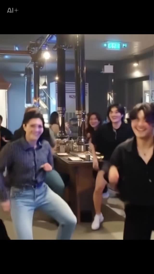 withrose_zip 게시물 이미지: 아니 이거 뭐야 겁나 웃기네 ㅋㅋㅋ
업로드에 사용하지 않았던 사람 많은 사진 찾다가...