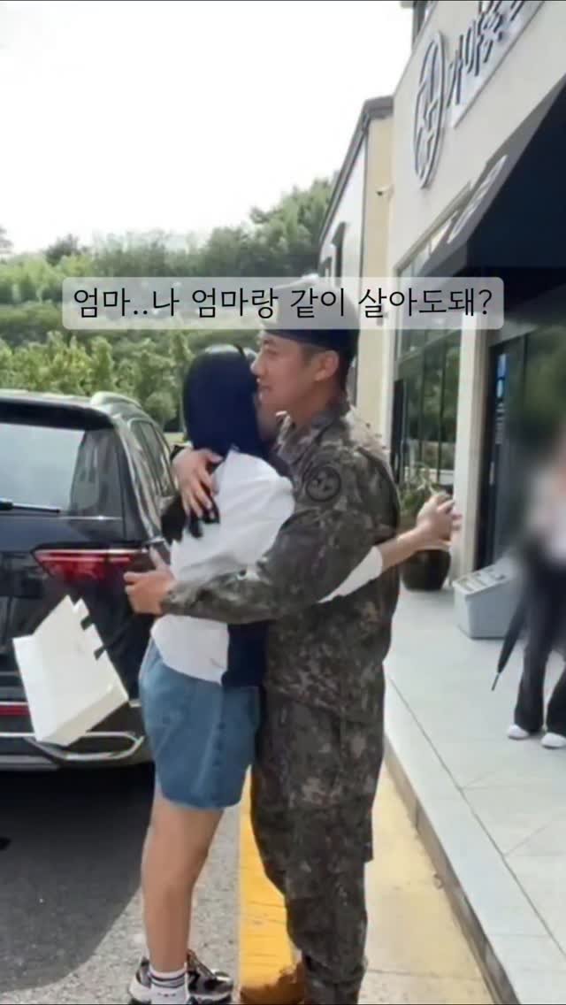 wiz_home_ 게시물 이미지: 사실 8평 작은집이 전 참 좋았었어요.
작아도 내 공간이었고 그안에서 참 많은...