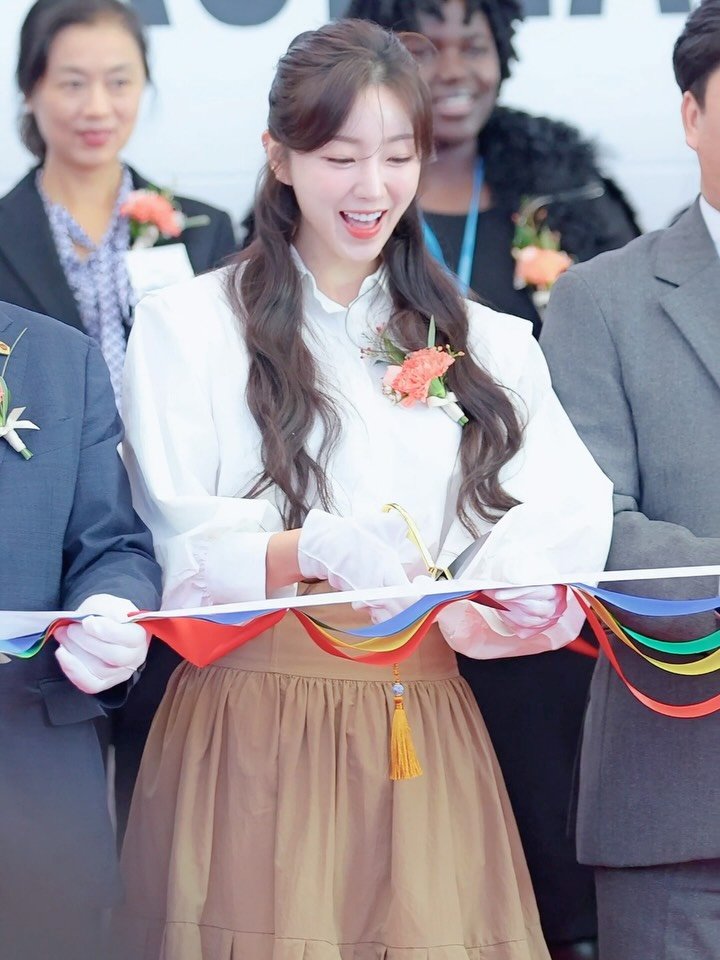 wlgus2qh 게시물 이미지: “뷰티썸 수원” 개막식 🌈✨💐 
.
.
🤎10/29 ~11/2🤎