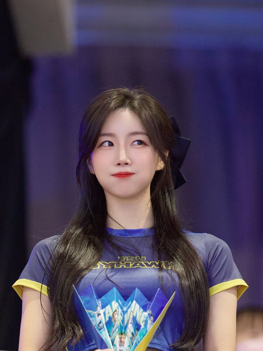 Photo shared by 안지현 on December 18, 2025 tagging @husmallwhite, and @tsg_skyhawks. May be an image of one or more people, hair, top and text.