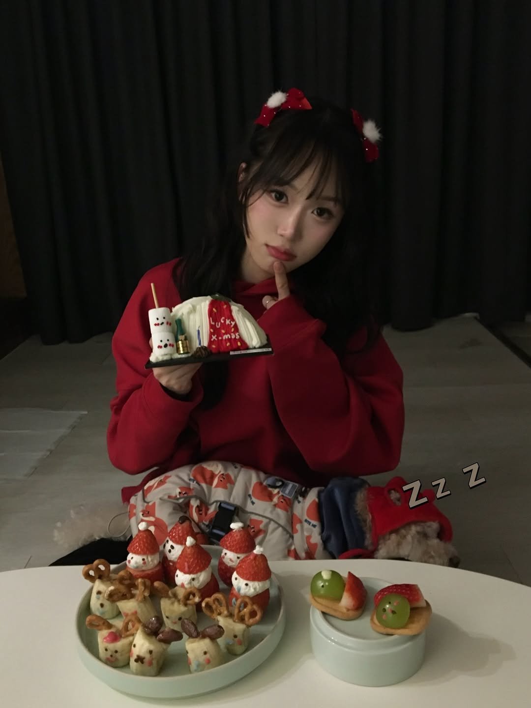 Photo by 우린 on December 29, 2025. May be an image of fruitcake and text.