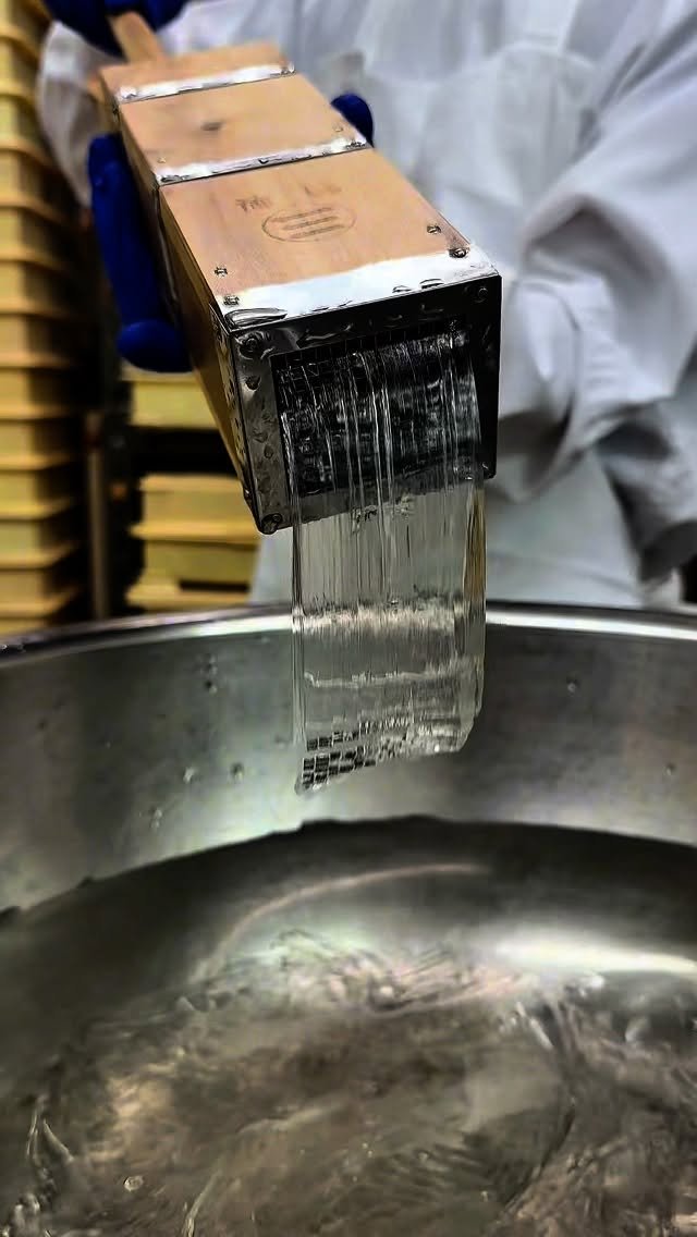 wolf.0313 게시물 이미지: ⁡【福島いわき市　お菓子のみよし】
⁡
日本の夏の風物詩☀️葛切りを知ってる？🐺

くずきり1...
