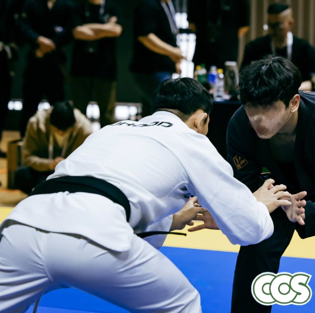 Photo shared by 조원희(JO.WONHEE) on April 27, 2026 tagging @jhood_official, @jiujitsukor, @bjj_izidor, @cos.koreacup, and @cos.or.kr. May be an image of martial arts and text that says 'CCS'.