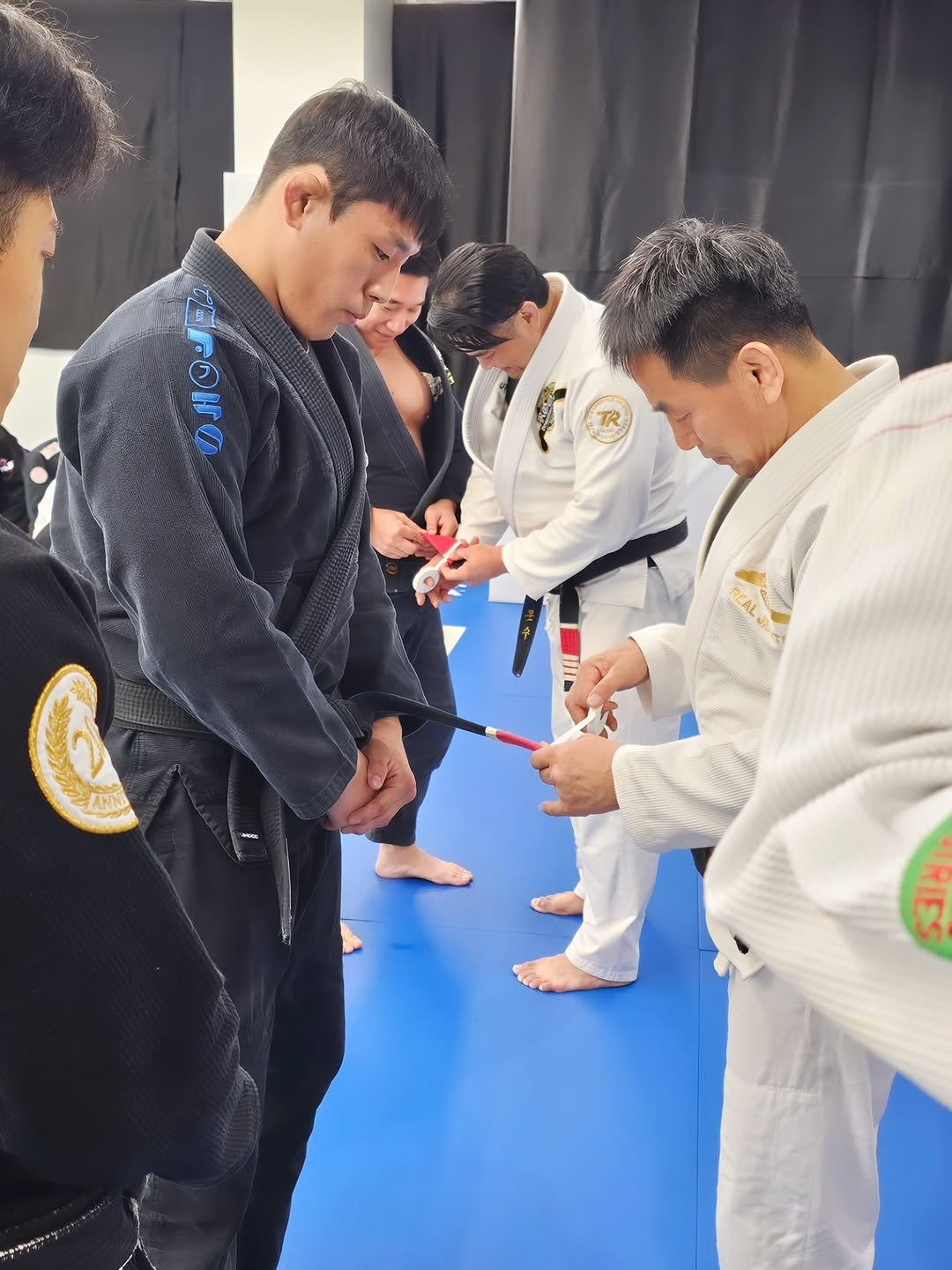 won.hee_bjj 게시물 이미지: @rootsbjjkorea 조재섭관장님에게 2단 하사 받았습니다. 항상 분란을...