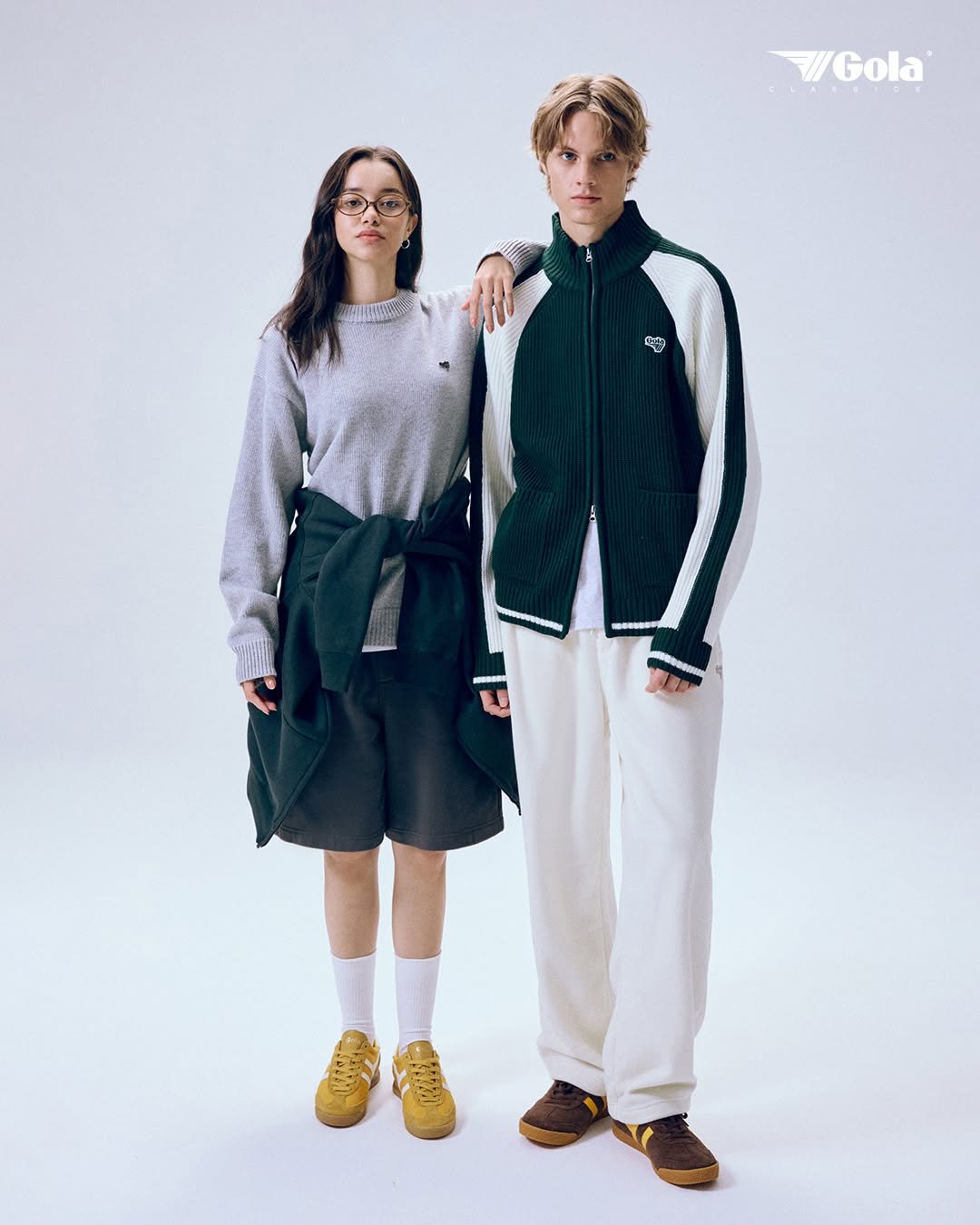 Photo by WONDERPLACE(원더플레이스) on November 30, 2025. May be an image of duffle coat, sportswear, parka, sweatpants and text that says 'W/Gola 味'.