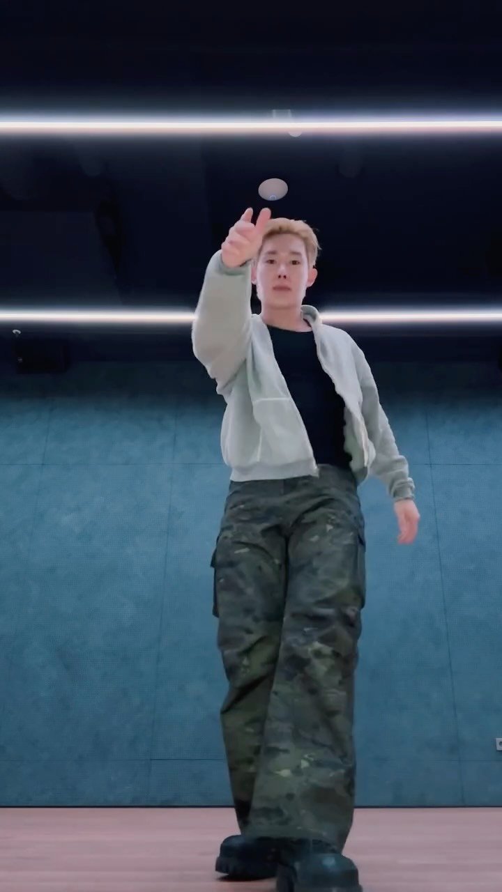 wonho_offcl 게시물 이미지: Up✨

#원호 #WONHO