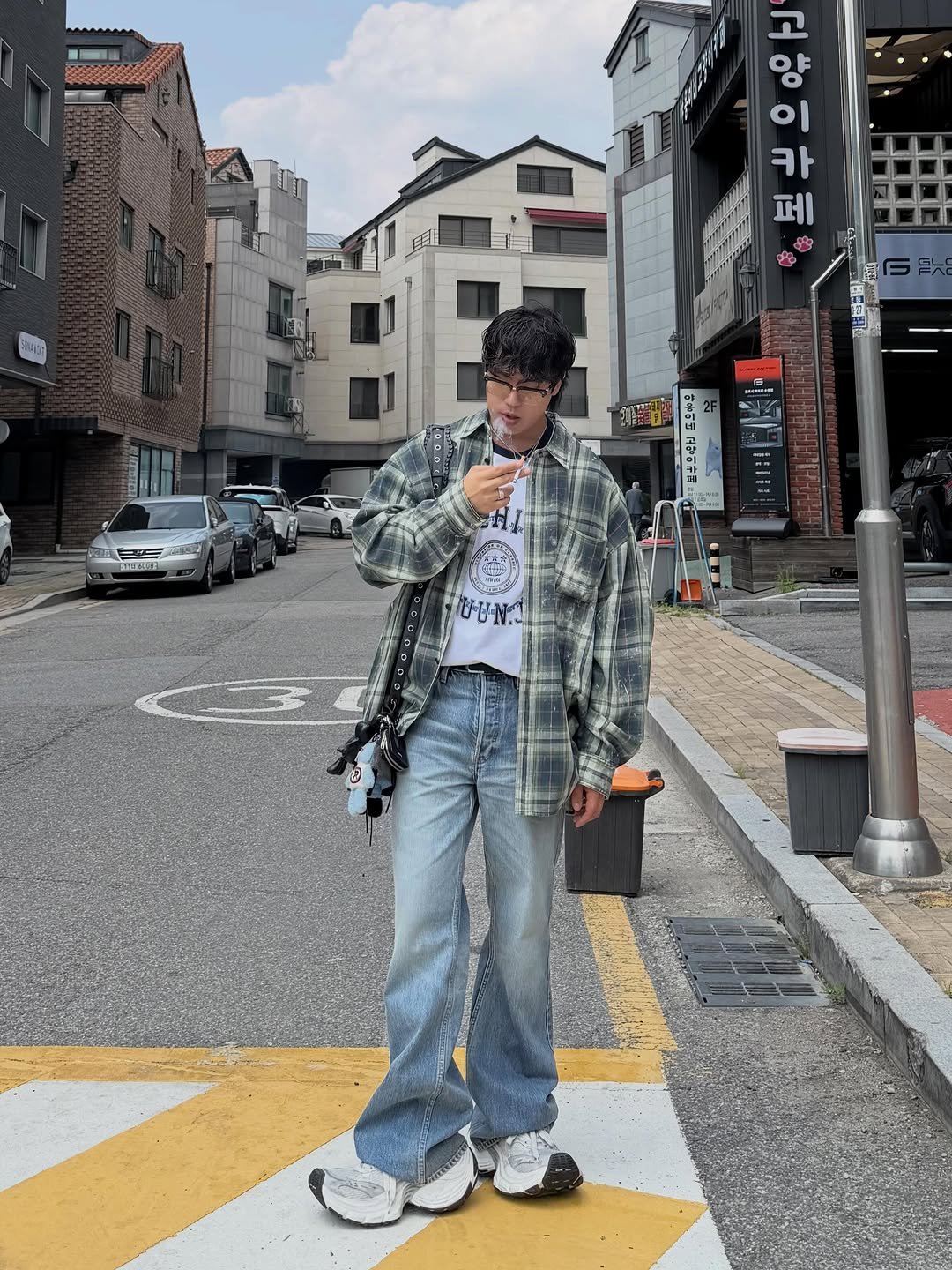 woo___1995 게시물 이미지: 맑은 날씨에 그린 셔츠💚