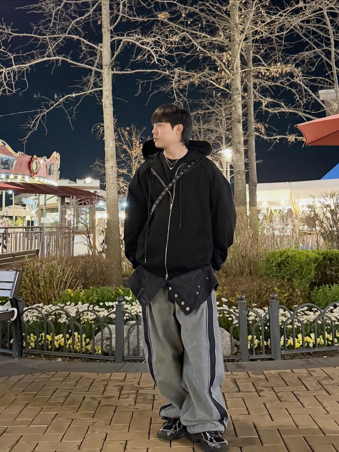 woo___1995 게시물 이미지: 이제 여름에 입을 옷들 꺼내고 있지만
나 아직 못입은 셔츠랑 집업이 넘 많은데…😫😫