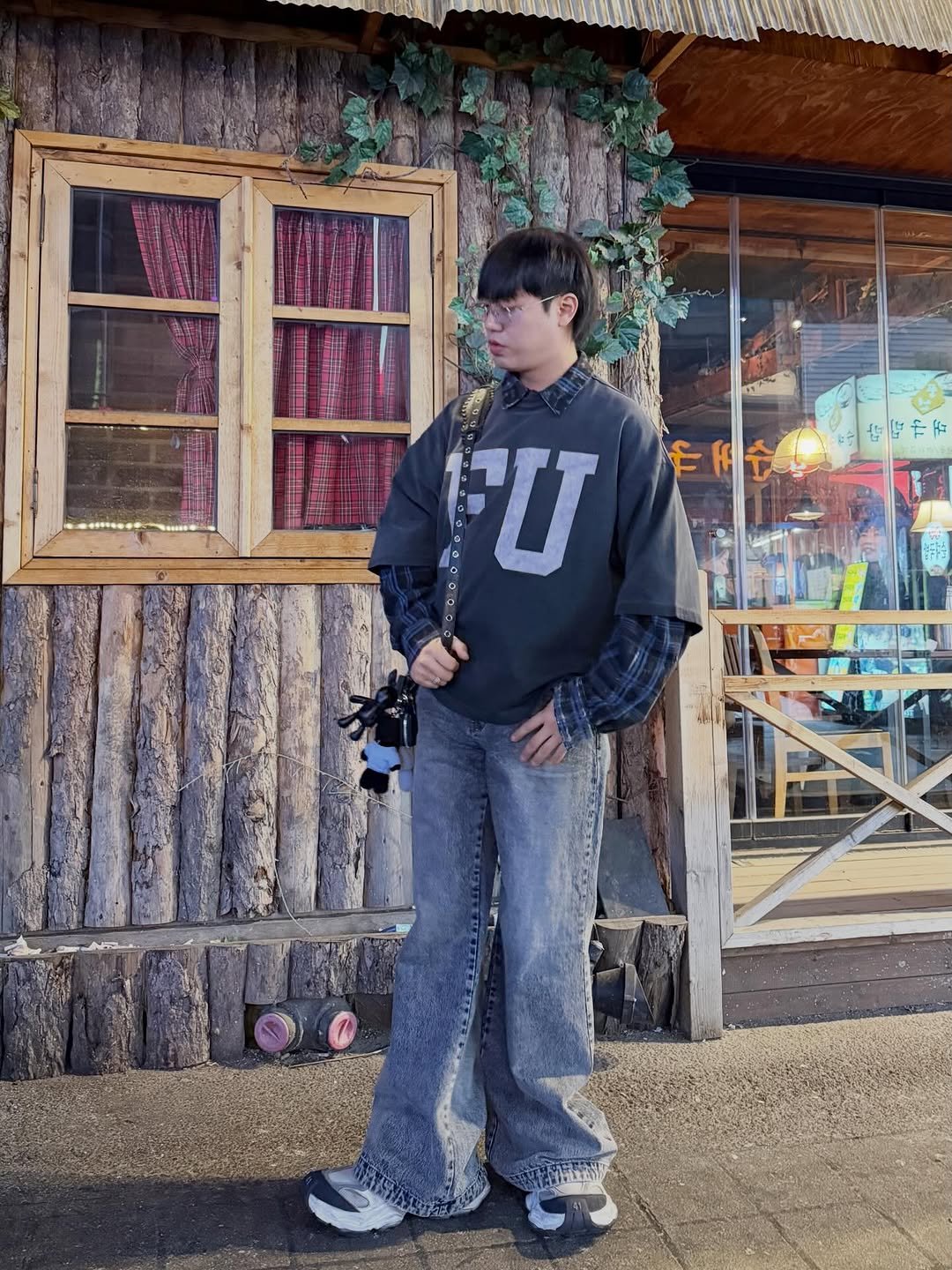 woo___1995 게시물 이미지: 이렇게 입고 감기 걸렸다…🤣
그 와중에 착샷은 이쁜데???!!!🤔🤔