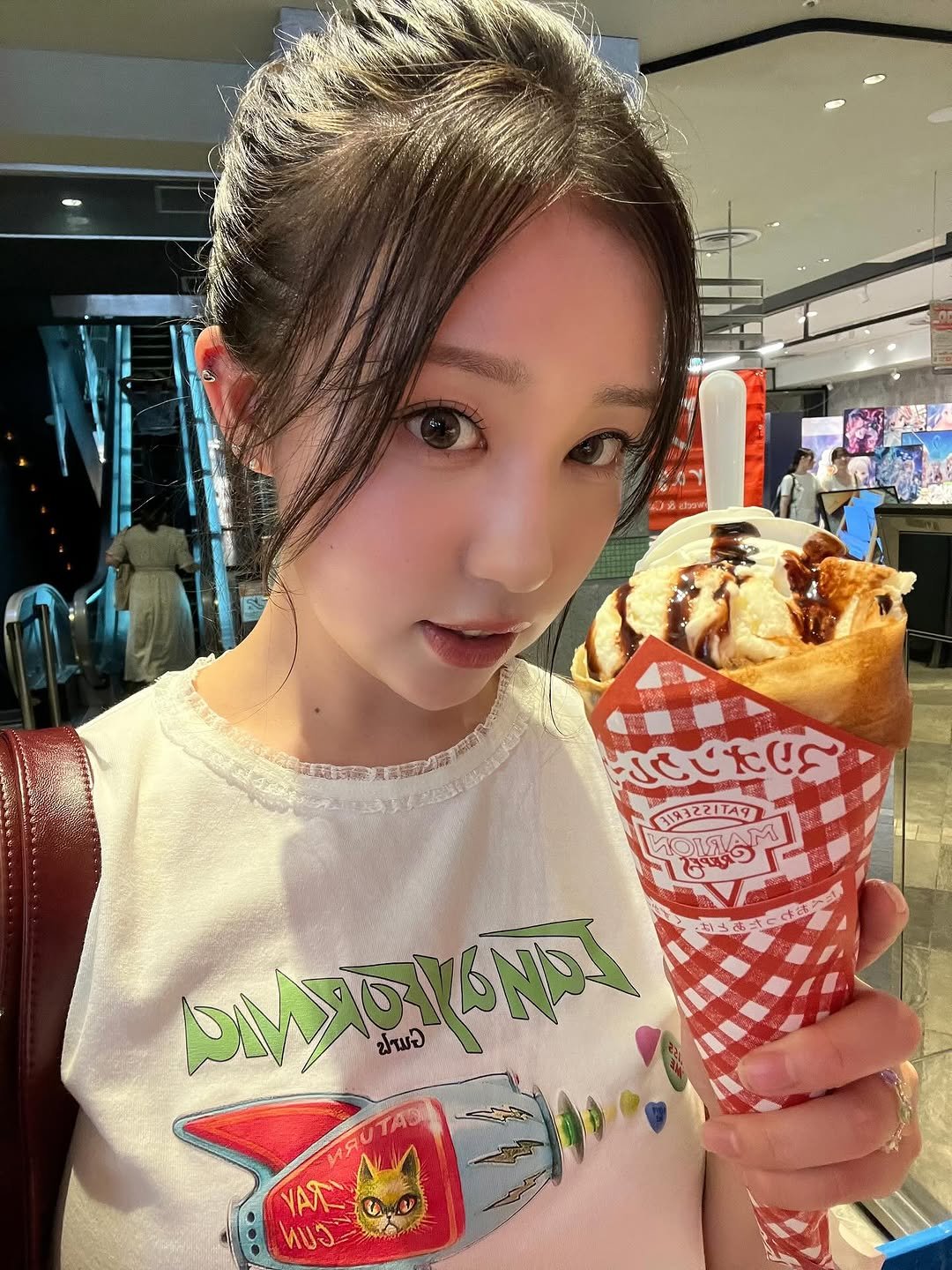 Photo by WOOAH 우아 on September 02, 2025. May be an image of 1 person, gelato, ice cream and text.