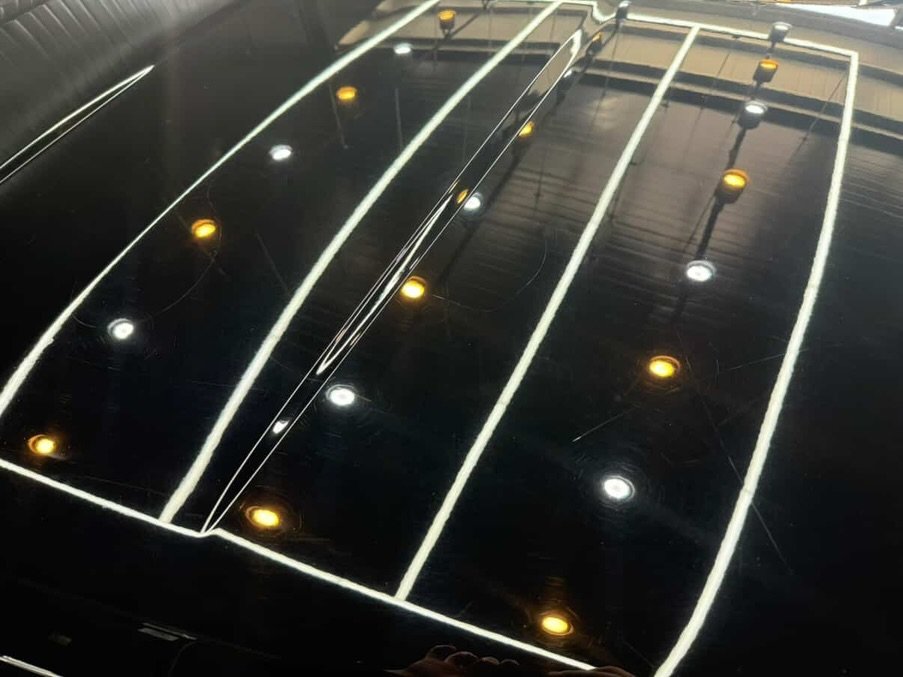 Photo by 우비 on February 16, 2026. May be an image of windshield, window and text.