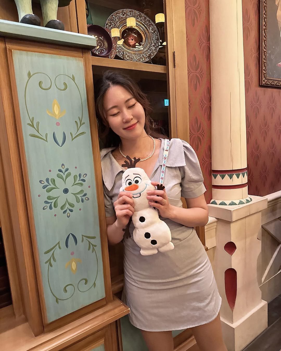 woodiet22 게시물 이미지: 올라프 보러가고 성공한 덕후..🤍
#도쿄디즈니랜드 
---------

오늘도...