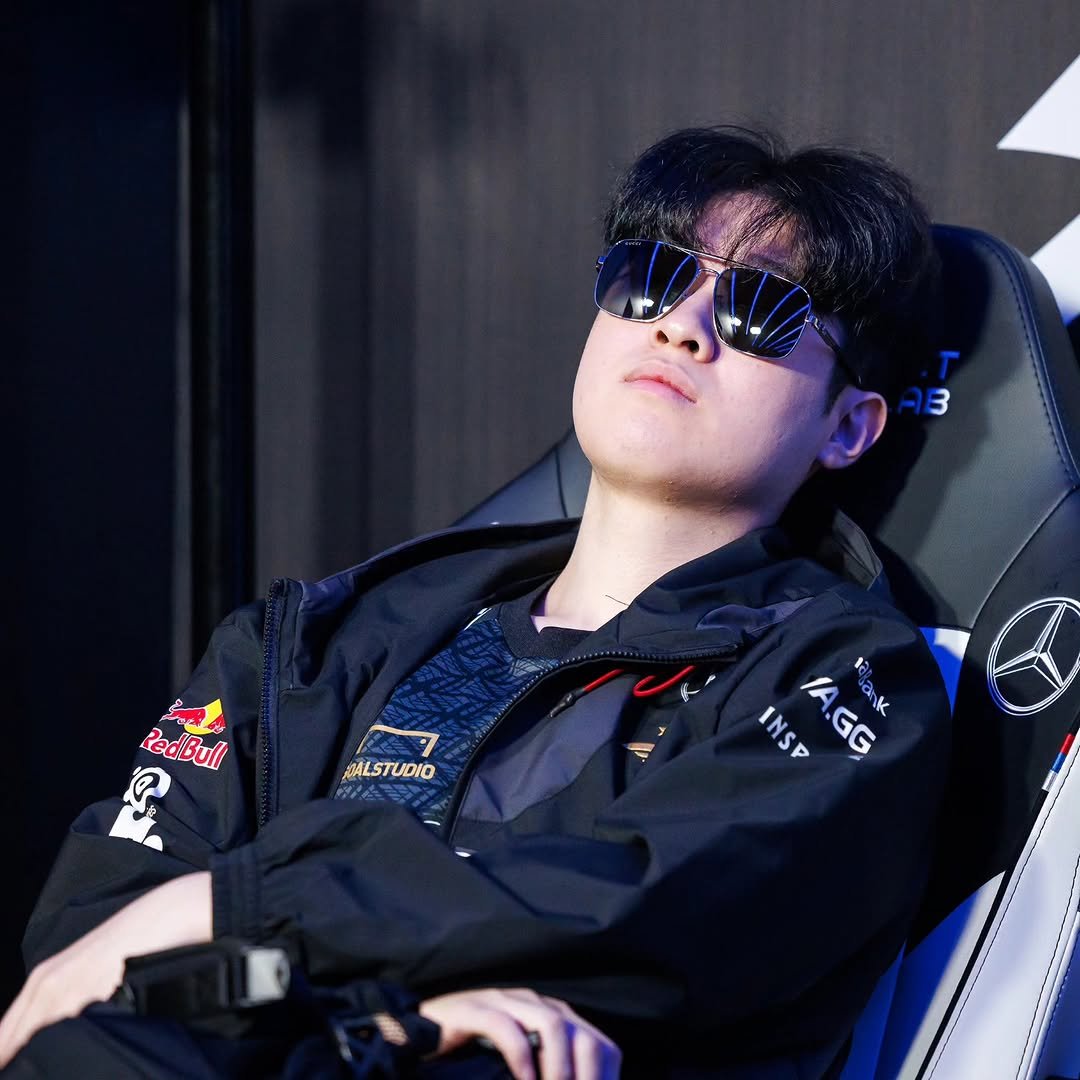 woojechoii 게시물 이미지: 😎
_
#Worlds2023 #leagueoflegends #esports...