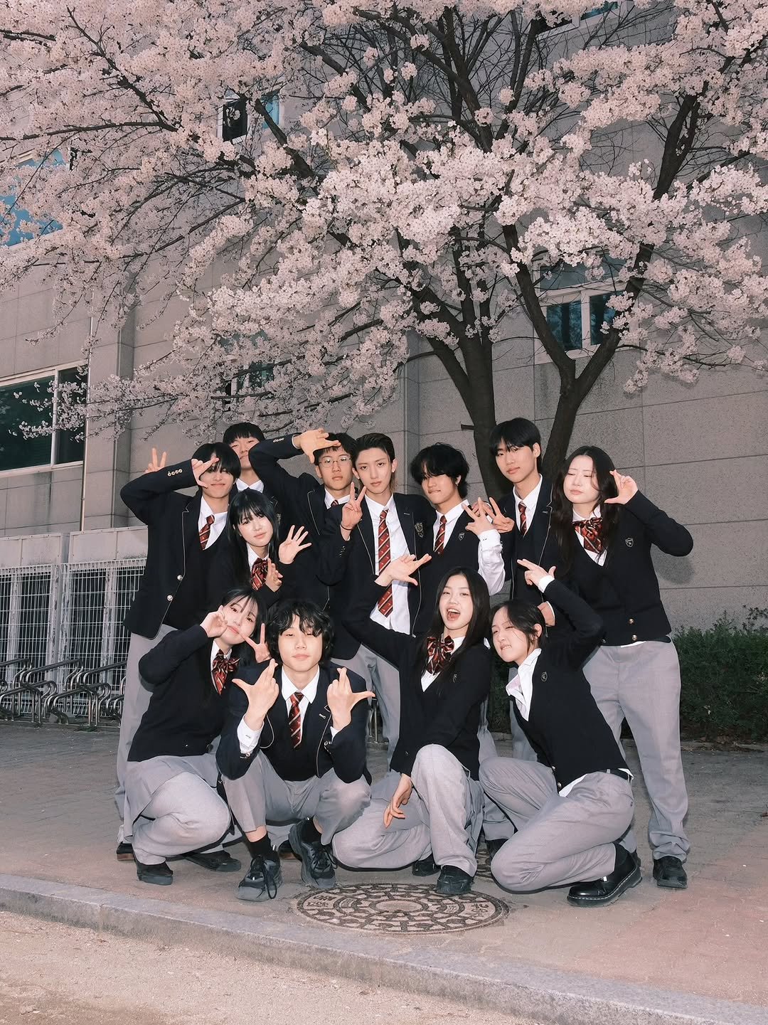 woojinl.ngshot 게시물 이미지: 🎒🕺💃

#LNGSHOT #롱샷 #WOOJIN #우진
