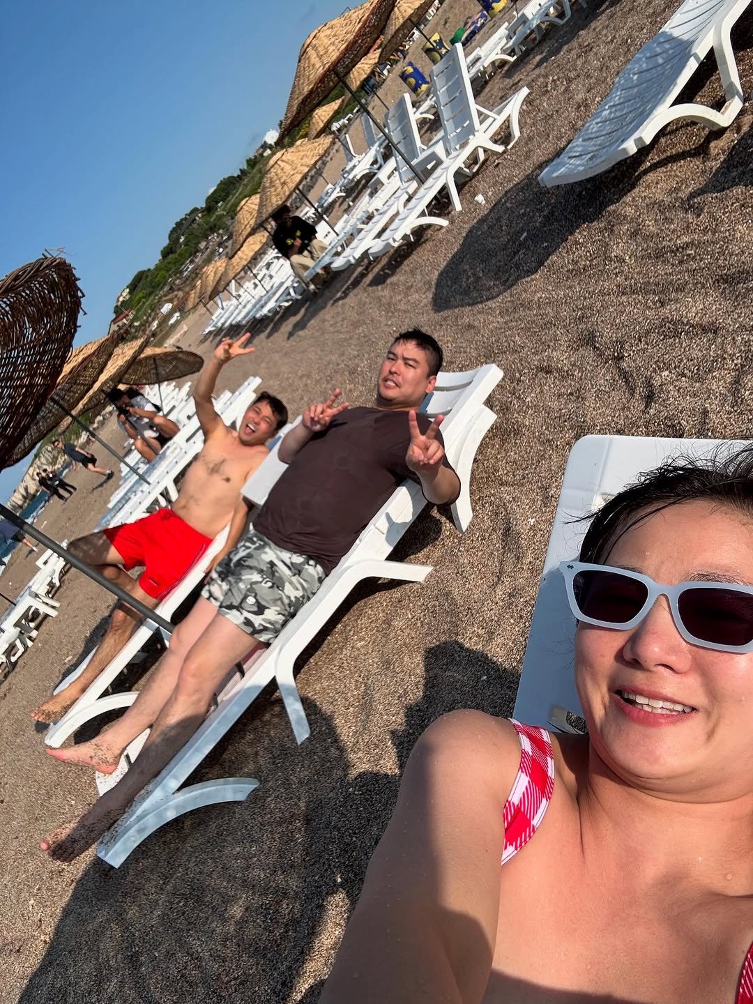 Photo by 나래 박 on July 04, 2025. May be an image of deck chair and beach.