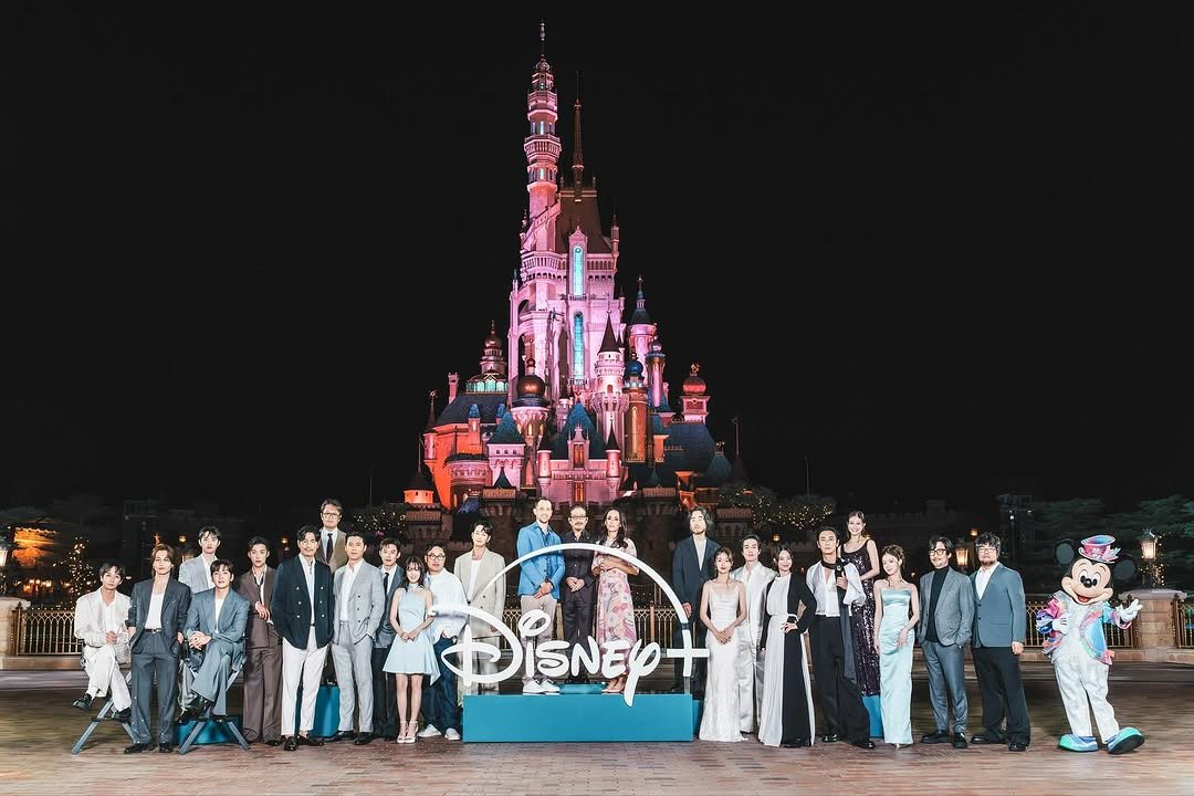 Photo shared by 이현욱 on November 15, 2025 tagging @disneyplus, and @disneypluskr.