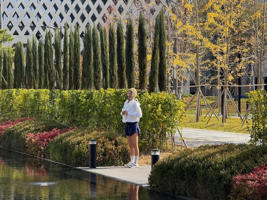 Photo by 우나스 woonas on November 05, 2025. May be an image of fountain and text.