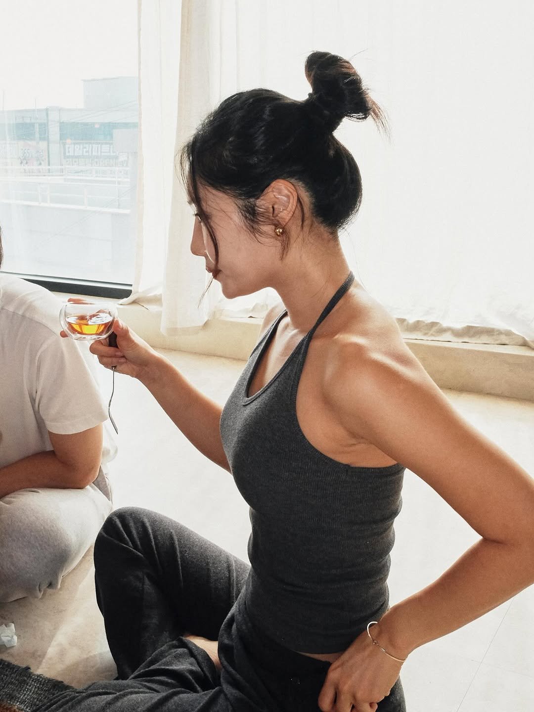 Photo by 우나스 woonas on November 14, 2025. May be an image of one or more people, braids, acupuncture and text.