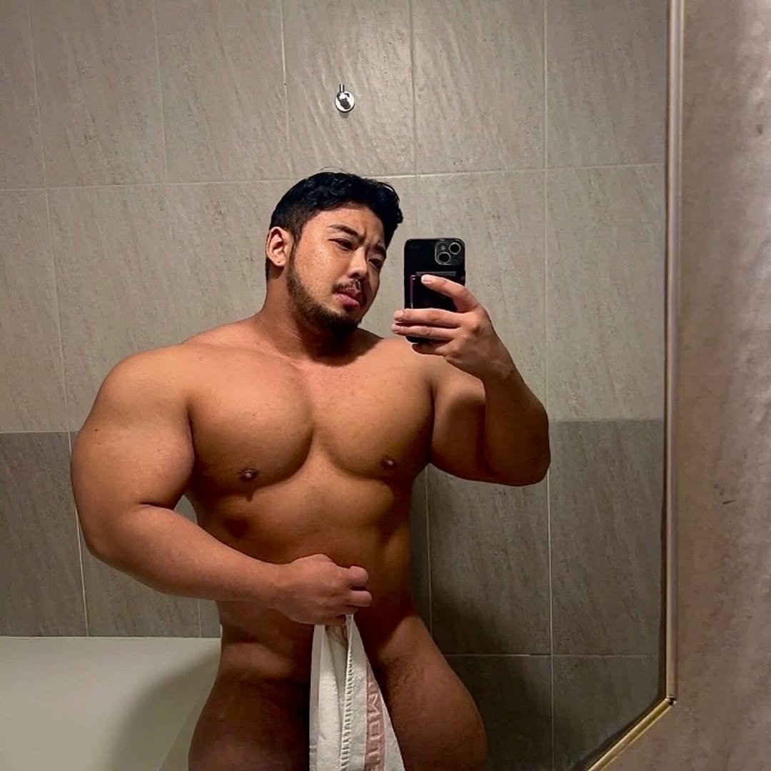 woooh_31 게시물 이미지: 두꺼비집 이슈로 혼자 모텔 피난

#gymboy#gymrat#fitness#korean#man
