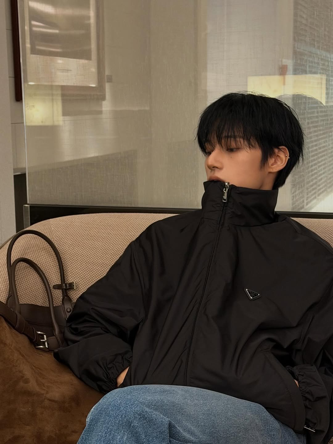 Photo by 우영 (WOOYOUNG) on February 23, 2026. May be an image of duffle coat, turtleneck, parka and text.