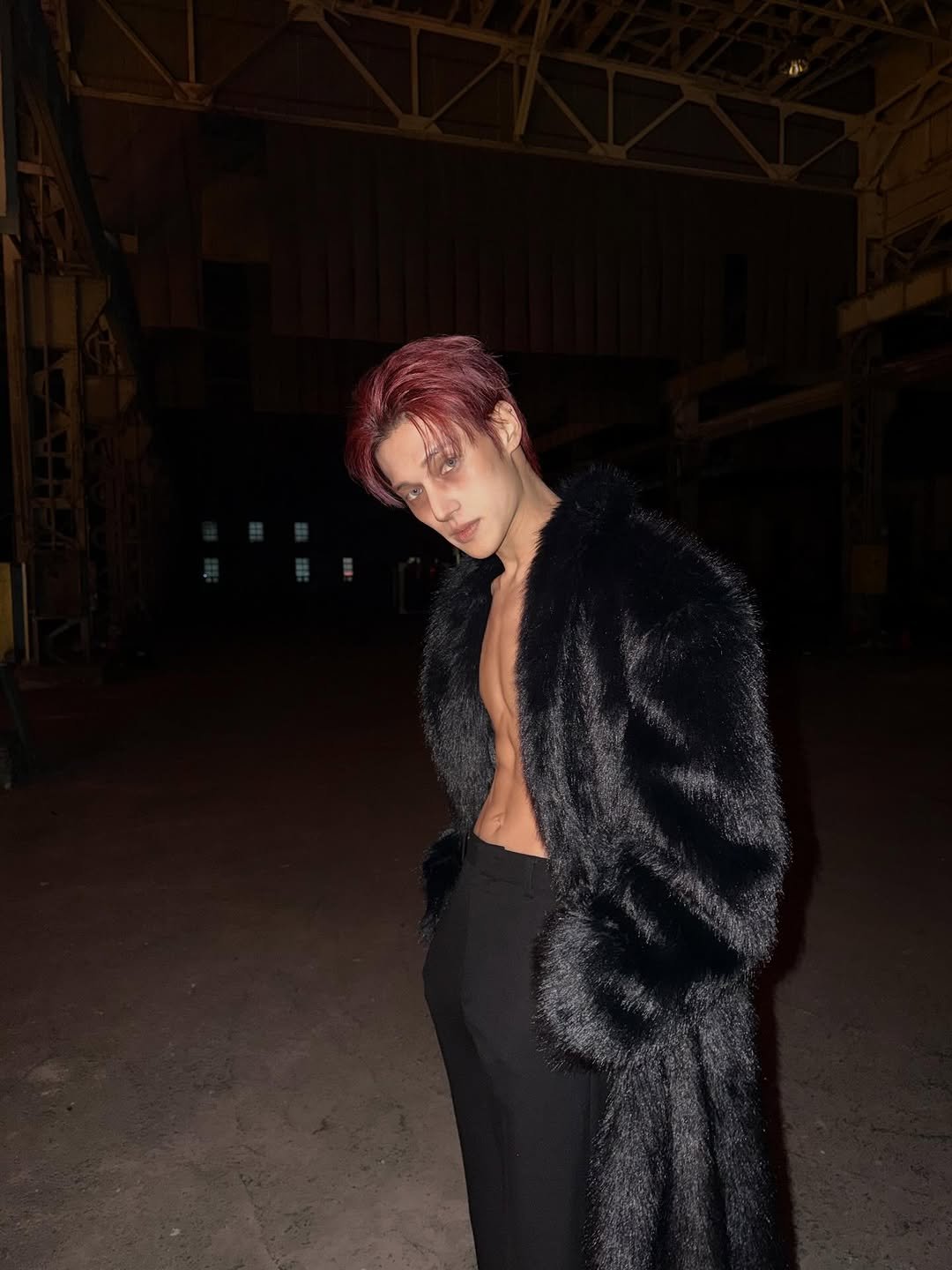 Photo by 우영 (WOOYOUNG) on February 14, 2026. May be an image of one or more people, makeup, goosedown coat, overcoat and text.