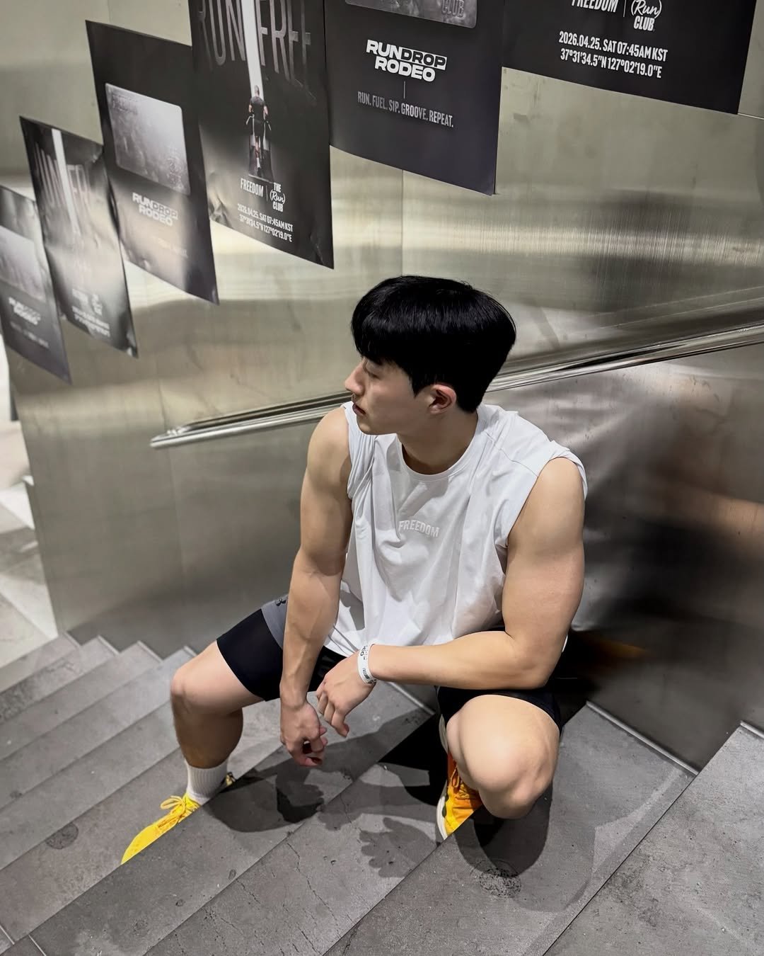 Photo shared by 민규 on April 25, 2026 tagging @freedom__athletic, @freedom__whatever, and @1000calclub. May be an image of one or more people, biceps, activewear, shorts, sweatpants, sportswear and text.