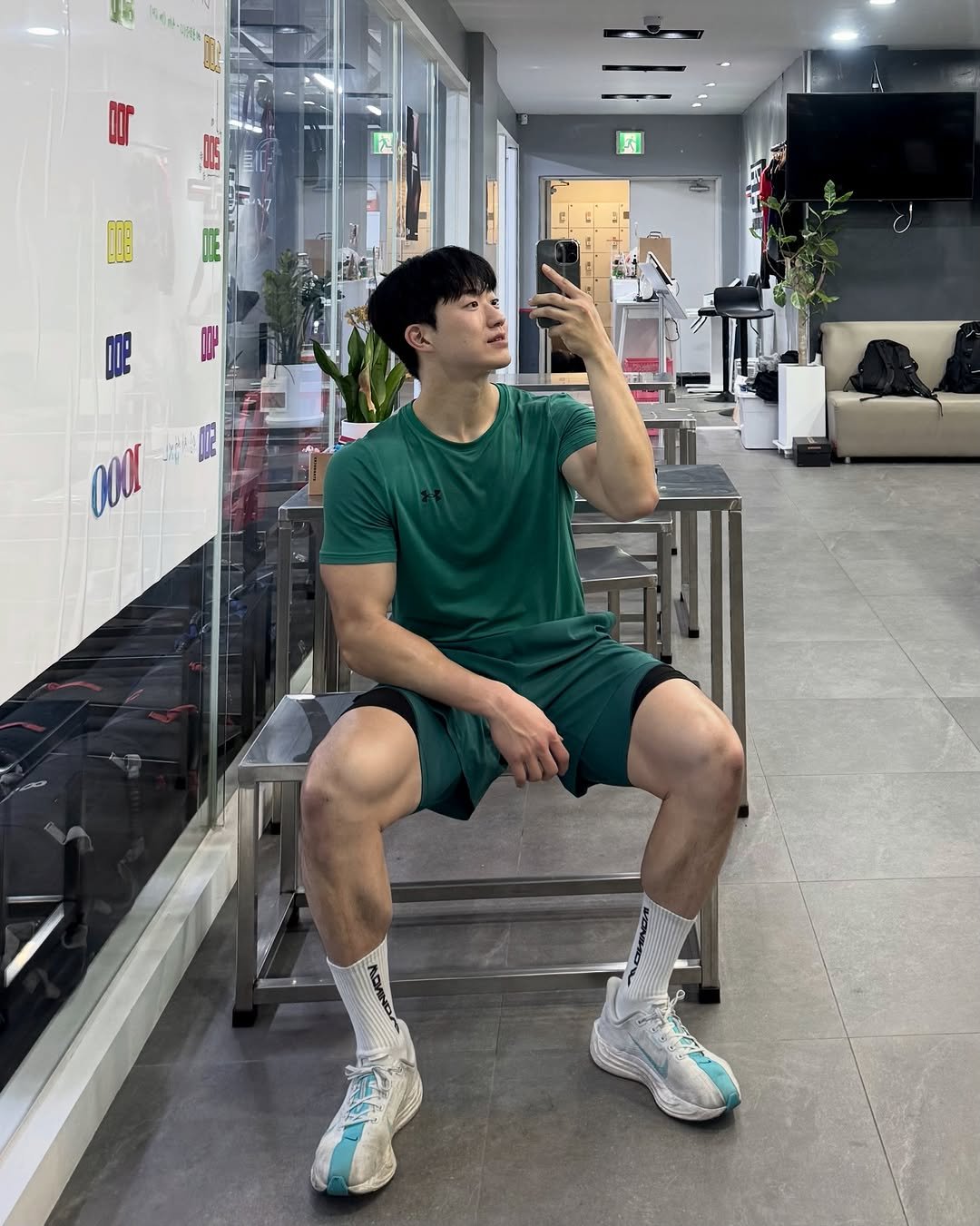 Photo by 민규 on April 19, 2026. May be an image of one or more people, biceps, activewear, sweatpants, shorts, sportswear and text.