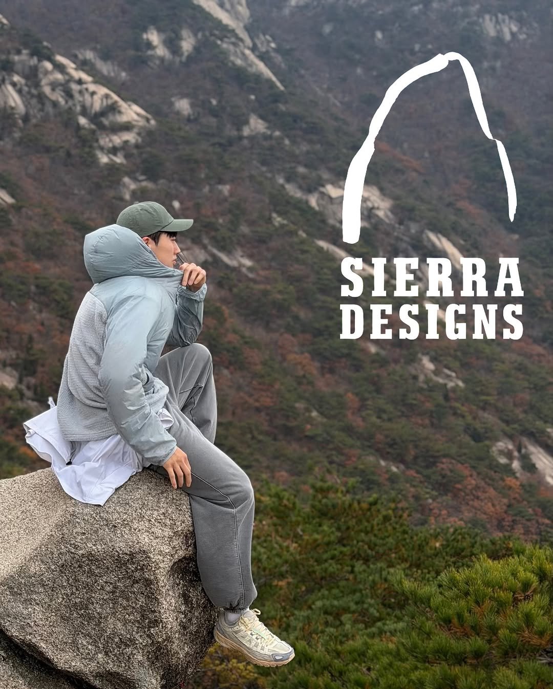 Photo shared by 민규 on November 17, 2025 tagging @sierradesigns, @musinsa.official, @musinsa_player, and @sierradesigns_kor. May be an image of parka, mountain and text that says 'SIERRA DESIGNS'.