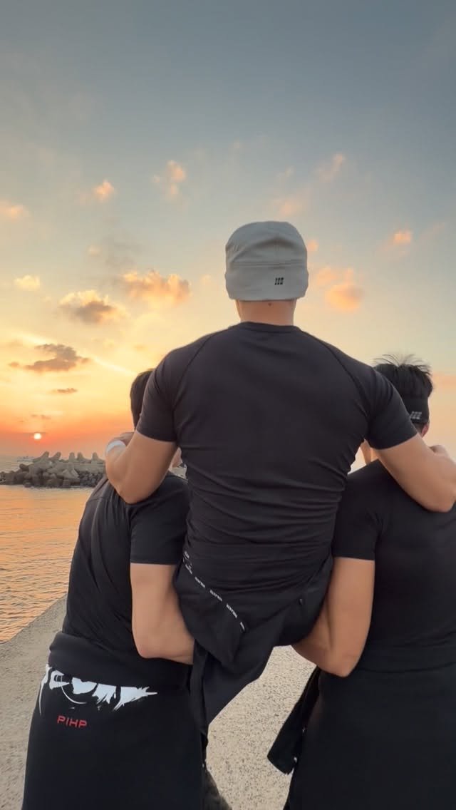 workout_minkyu 게시물 이미지: 친구야, 발목 아프나? 타라.

@1000calclub 낭만 삼인방의...