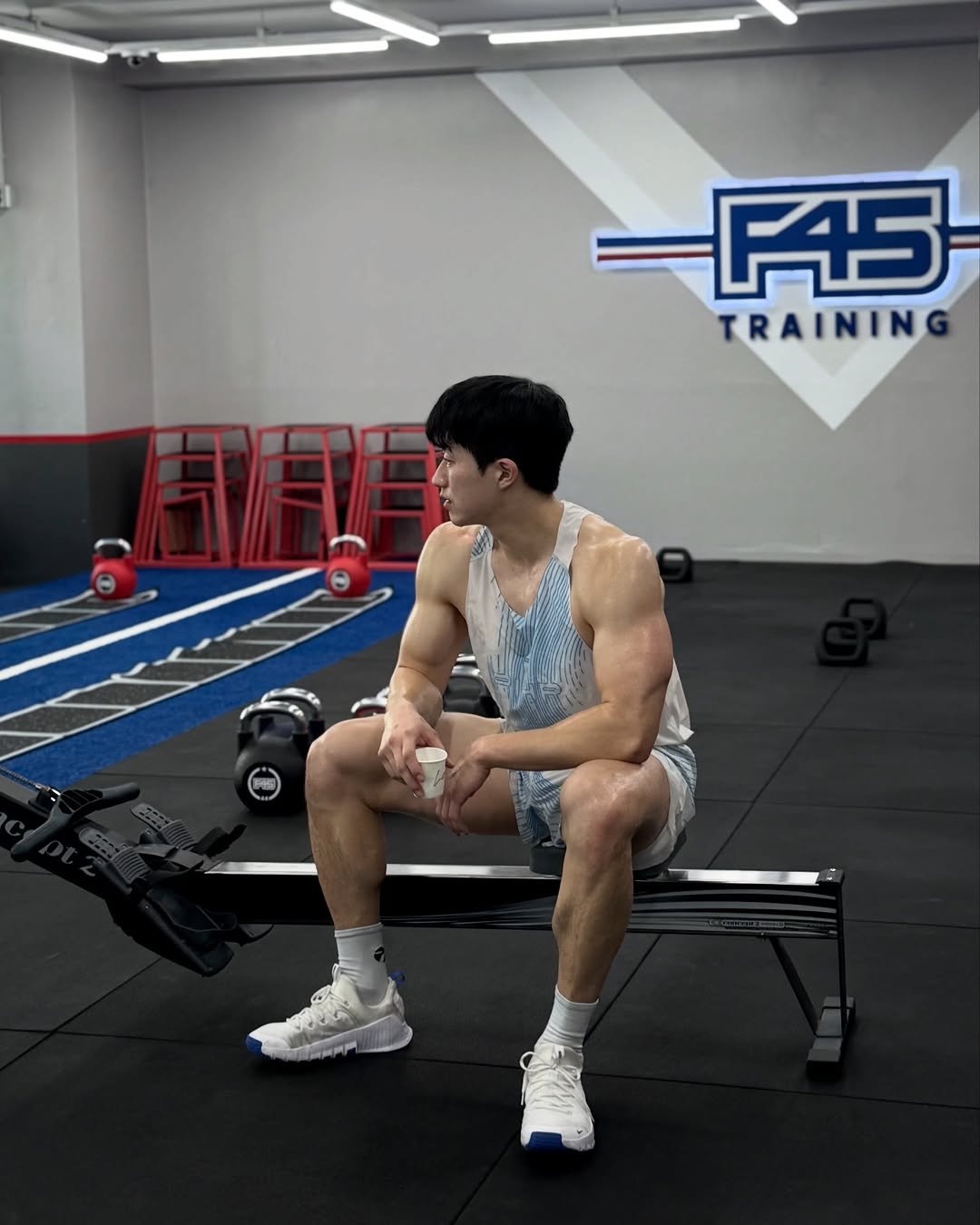 Photo shared by 민규 on March 28, 2026 tagging @f45_training_hannam, and @pihp.club. May be an image of one or more people, biceps, dumbbell and text that says 'F45 TRAININ'.