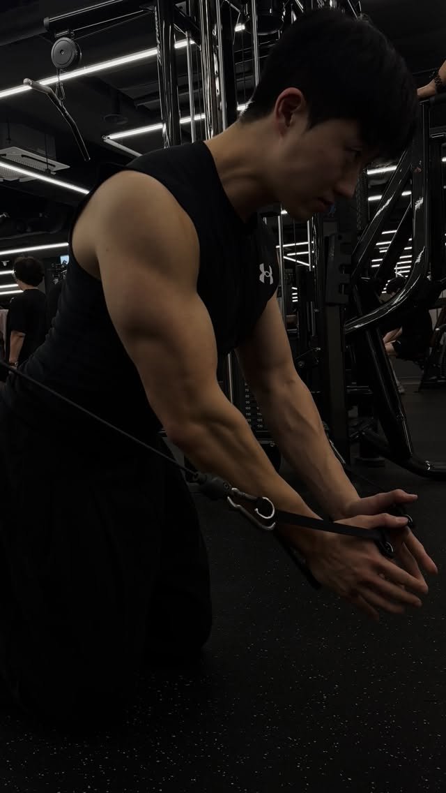 workout_minkyu 게시물 이미지: 다들 새해 운동 많이 되세요💪🏿

연휴에 먹은게 다 근육이 되길...