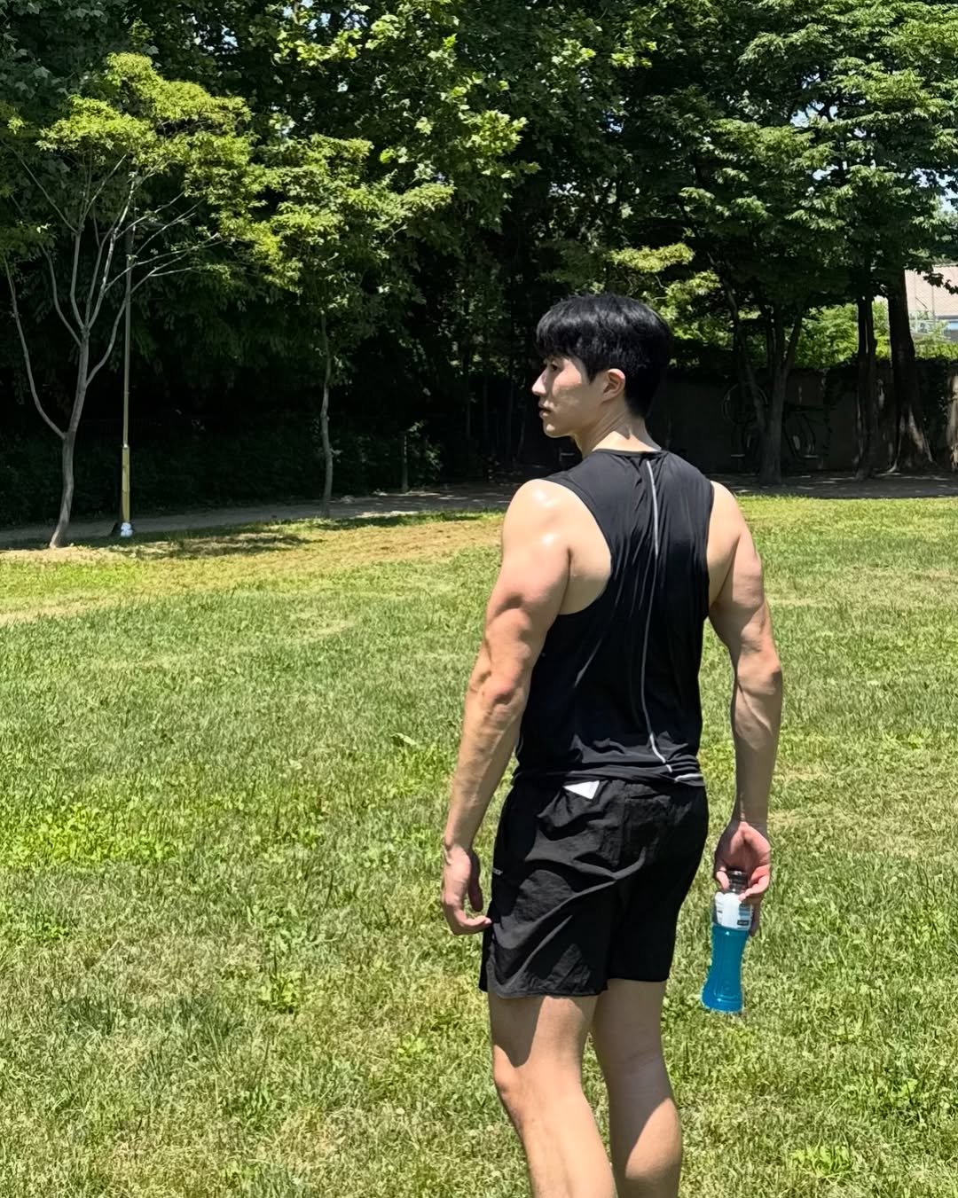 workout_minkyu 게시물 이미지: 너무. 뜨거웠다. MURPH.

1.6km run
100 pull up
200...