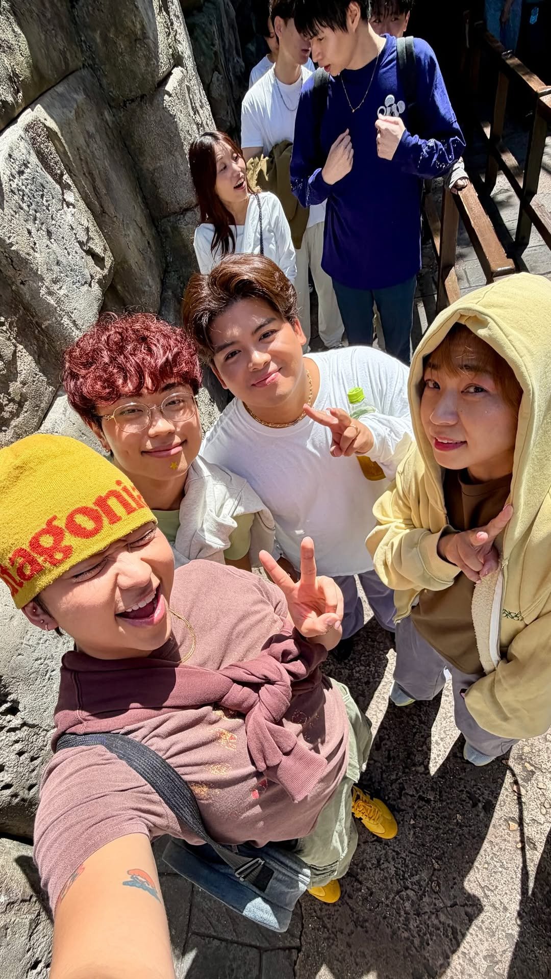 worldofmama_ 게시물 이미지: What’s in my pocket at Tokyo Disneysea...