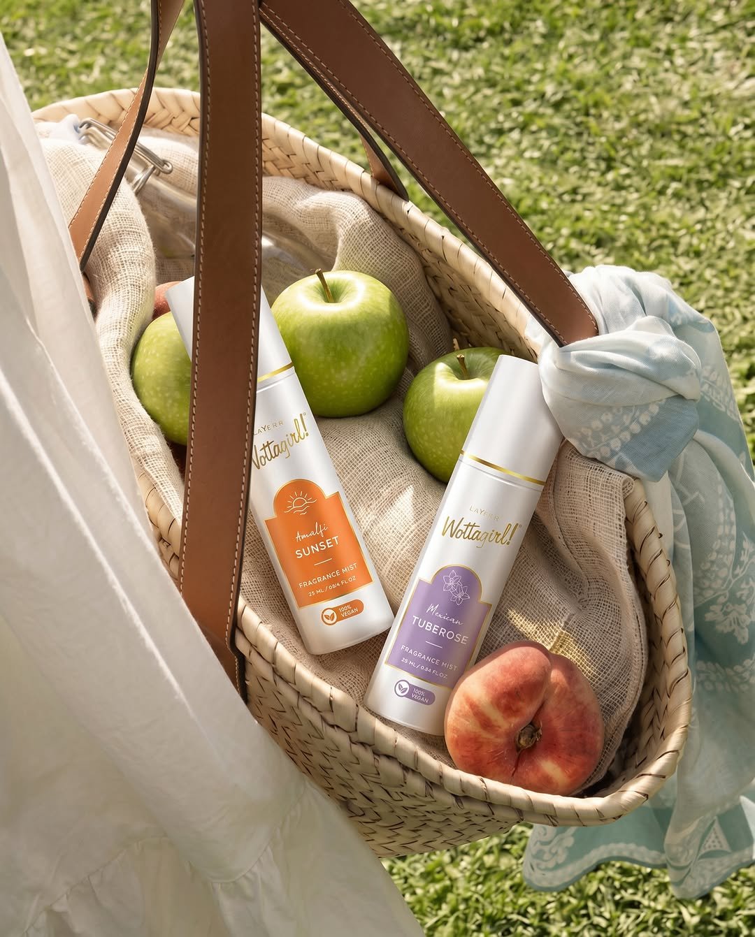 wottagirl.official 게시물 이미지: A tote full of little joys and fragrances that...