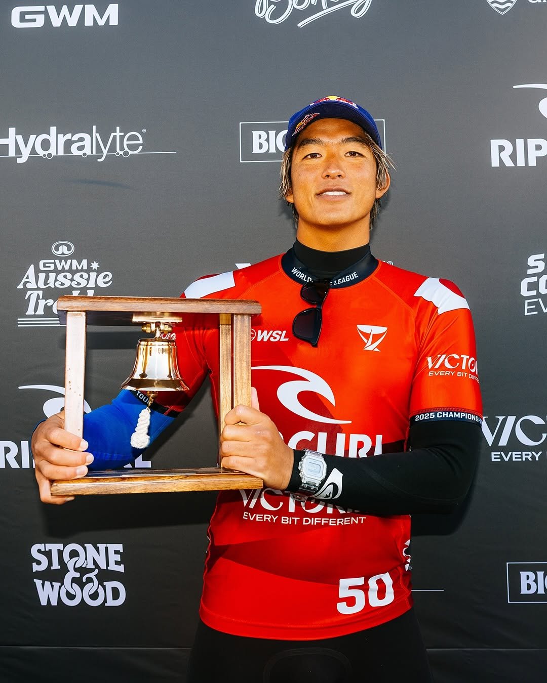 Photo shared by World Surf League on January 07, 2026 tagging @kanoaigarashi. May be an image of skateboard, wetsuit and text that says 'GWM ydralyte BIC RIP GWM ussie HORLD LEAGUE R WSL មដ្ El VICTO EVERYBIT: Cea RI 2025CHAMPIONS 2025 VIC EVERY ส D EVERY EVERYBITDIFFERENT BIT DIFFERENT STONE WSSD 50 B'.
