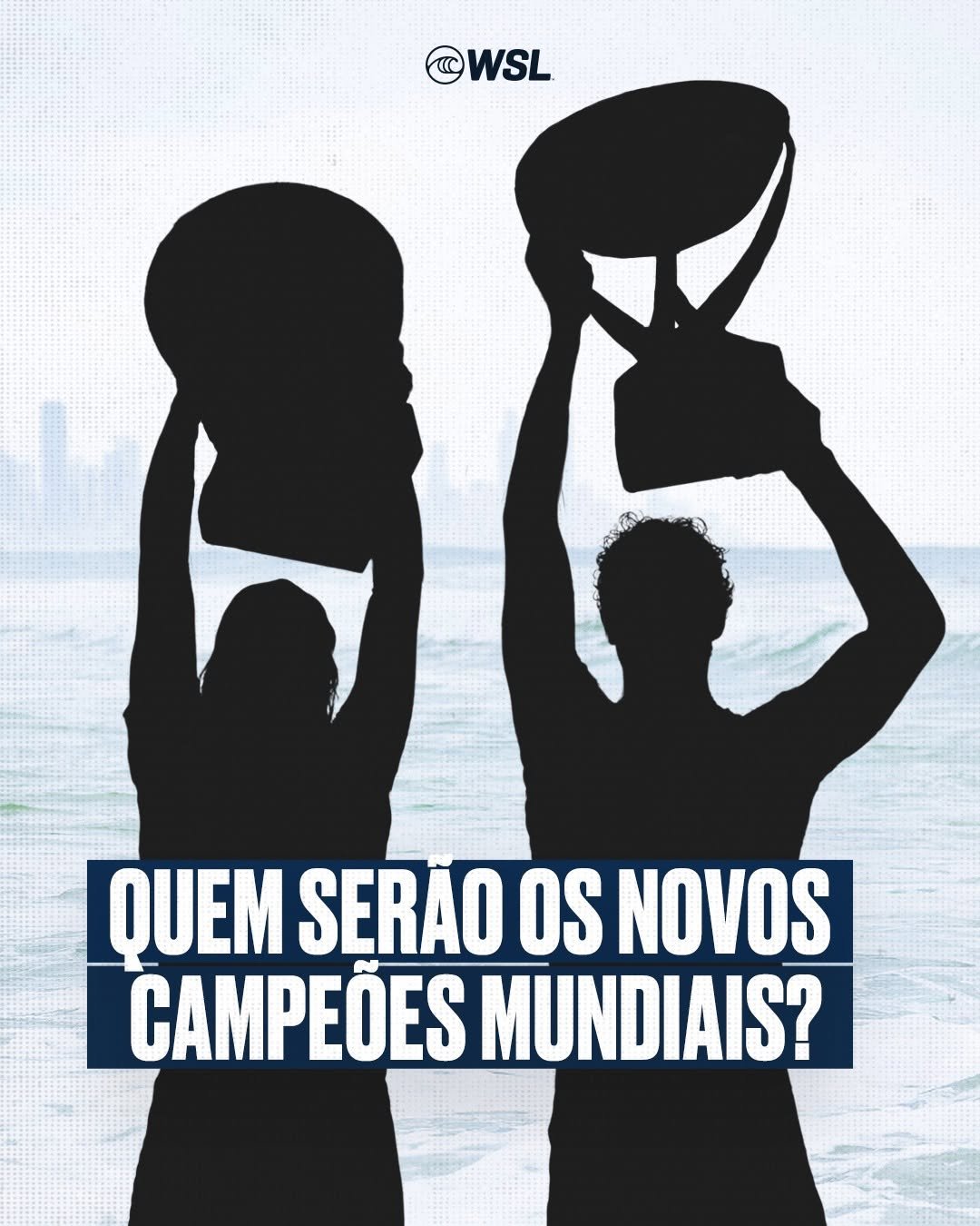 The image shows two silhouetted figures holding up a rugby ball, with text asking "Quem serão os novos campeões mundiais?" (Who will be the new world champions?).