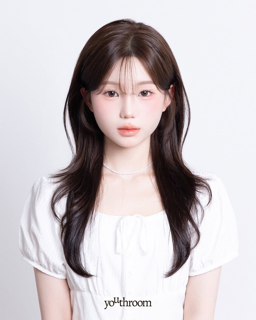 Photo by 강다인 on June 23, 2025. May be an image of 1 person, hair, top and text that says 'yol'throom'.