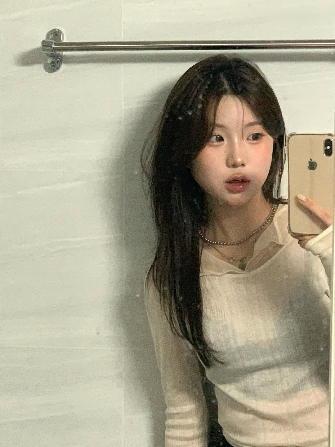 Photo by 강다인 on September 29, 2025. May be an image of one or more people, hair, top and text.