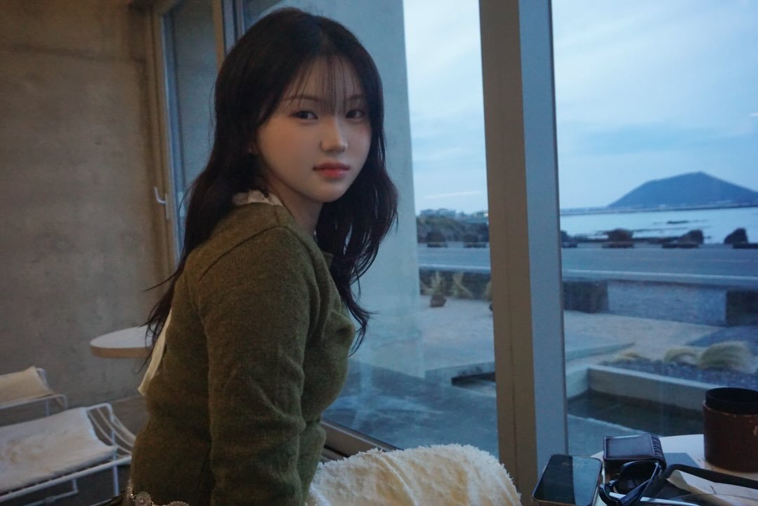 Photo by 강다인 on February 14, 2026. May be an image of one or more people, hair and text.