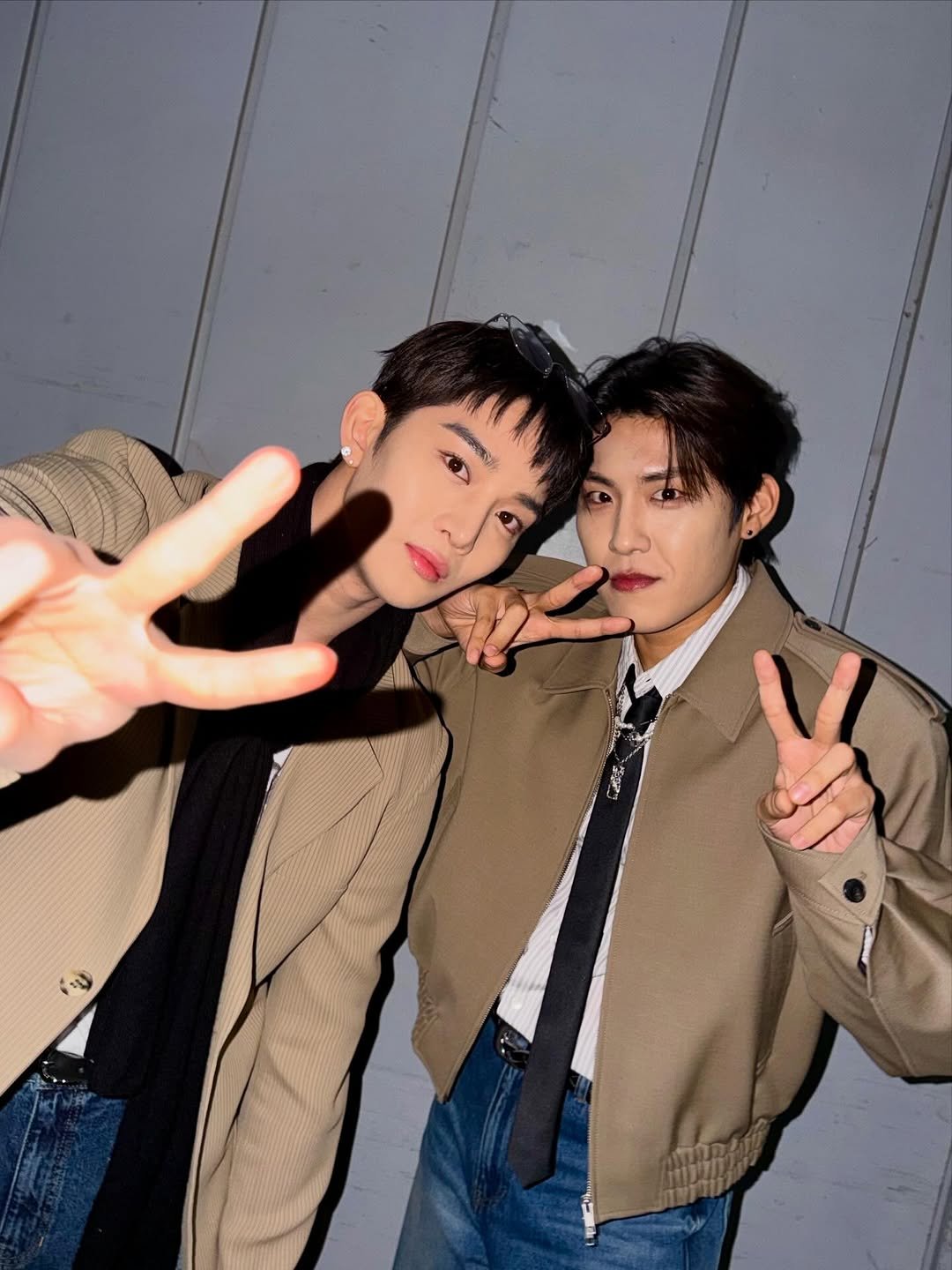 Photo by 배진영  BAEJINYOUNG on January 02, 2026. May be an image of bolo tie and text.