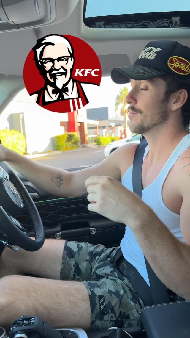 xavier__kelly 게시물 이미지: MY TOP 3 LOW CAL KFC MEALS 👇

🚨ADULTS 40+ WHO...