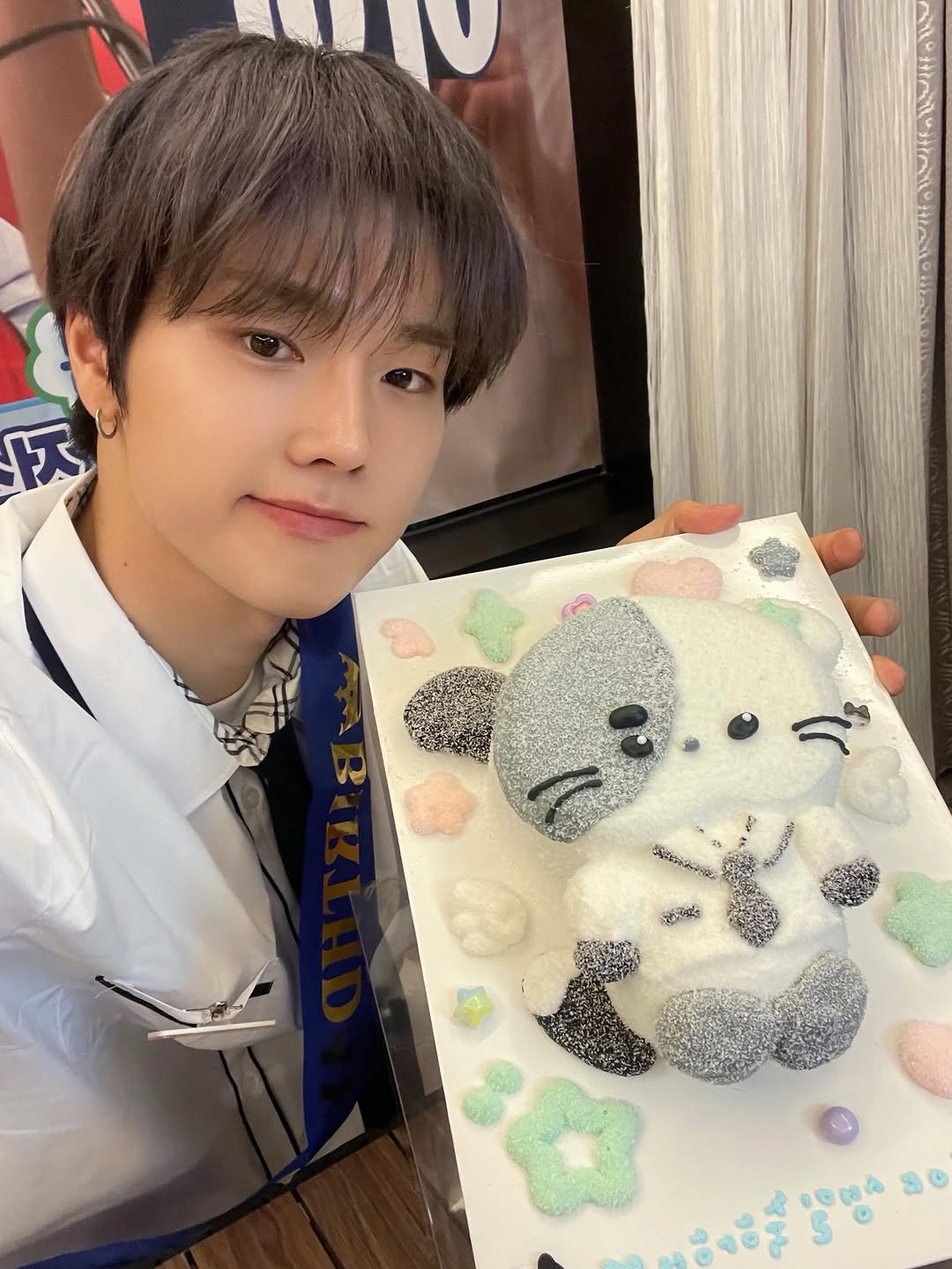 xdinaryheroes_official 게시물 이미지: ⠀ 
HAPPY BIRTHDAY #Jungsu

🏫 학생회장 정수의 생일 🎂
생일...