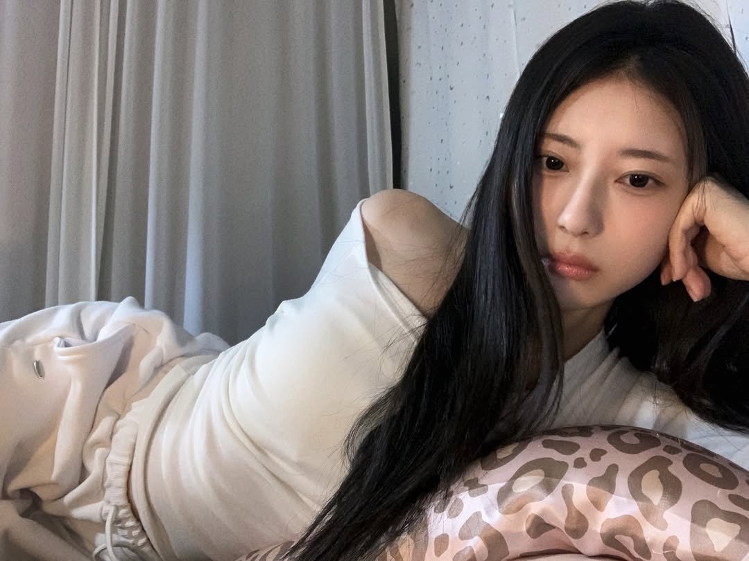 Photo shared by 이자민 on December 16, 2025 tagging @synerjyn_official.